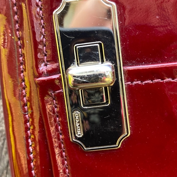 Coach patent leather clutch - Picture 4 of 7